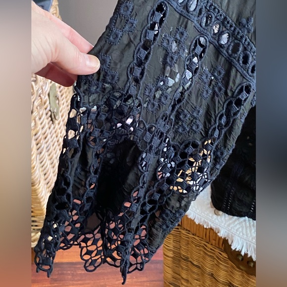 SOLD Johnny Was Black Embroidered Eyelet Lace S (fit M) Long Bell Sleeve Tunic - Picture 9 of 16
